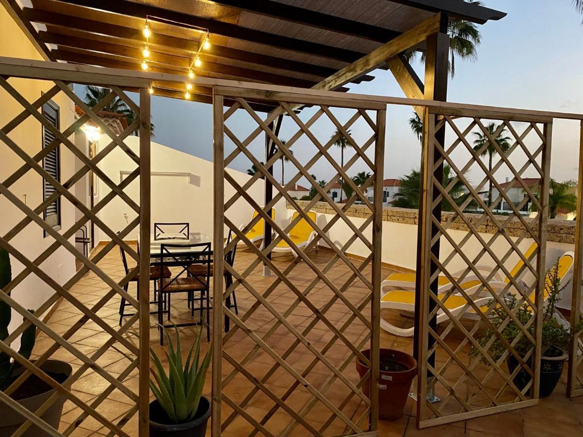 Juangy'S Apartments In Las Adelfas Golf Del Sur 圣米格尔德阿沃纳 外观 照片