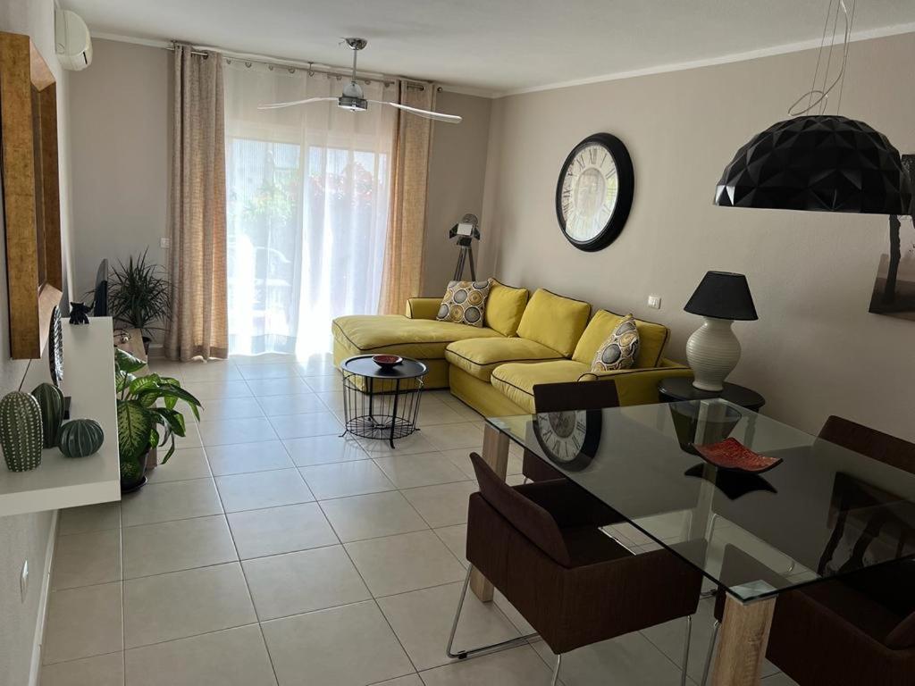 Juangy'S Apartments In Las Adelfas Golf Del Sur 圣米格尔德阿沃纳 外观 照片